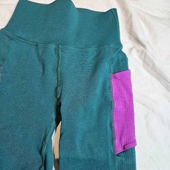 Fabletics High-Waisted SculptKnit Pocket Leggings Dark Jade/Fiesta Green Pink SM - Picture 6 of 13